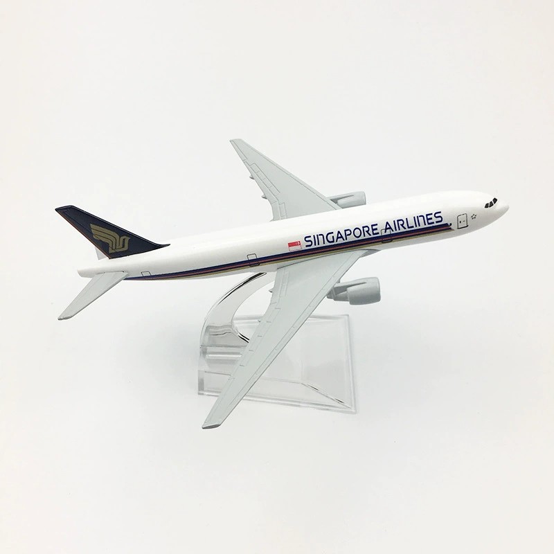 16cm B777 Singapore Airways Me - Model Kit Singapore review and price