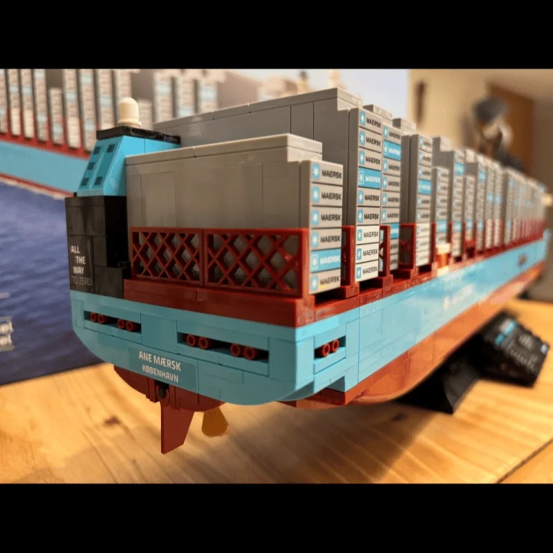 New 2026 Dual-Fuel Container V - Model Kit Lego review and price