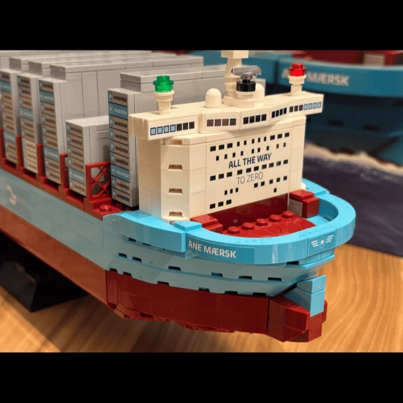 New 2026 Dual-Fuel Container V - Model Kit Lego review and price